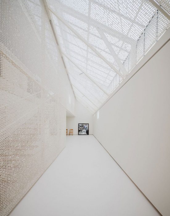Antoni-Clave-Archives-in-Paris-by-Kengo-Kuma-Yellowtrace-01